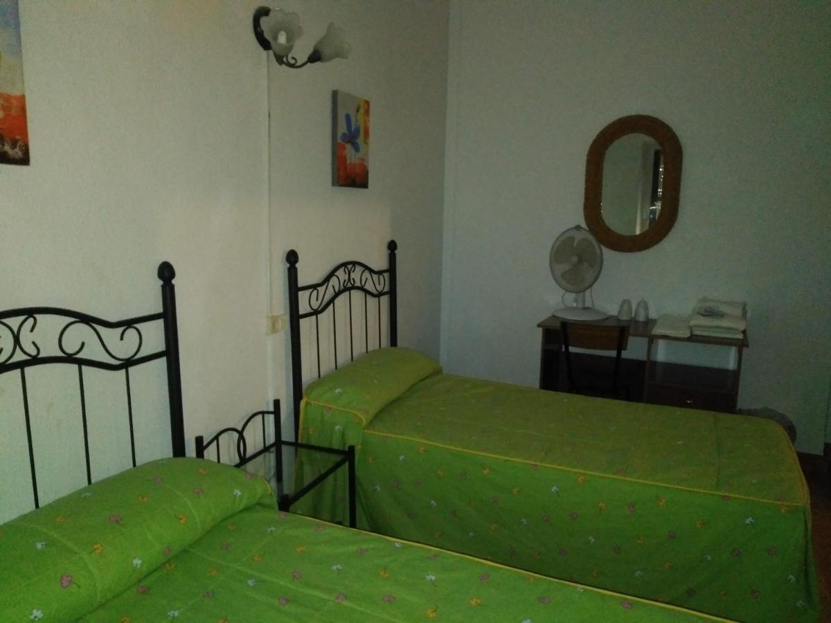 Pension Carretero Caces المظهر الخارجي الصورة