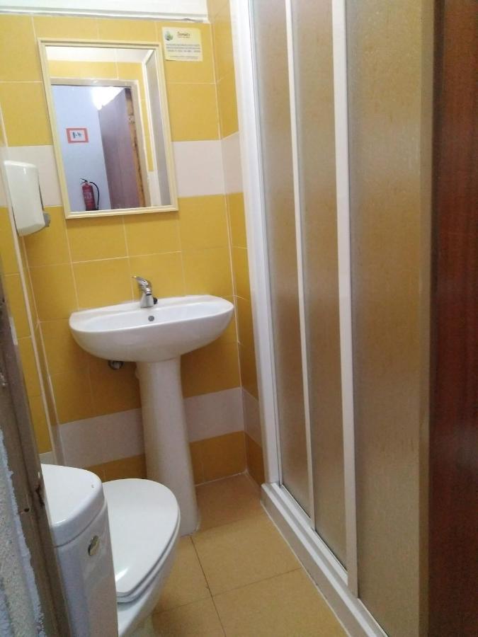 Pension Carretero Caces المظهر الخارجي الصورة